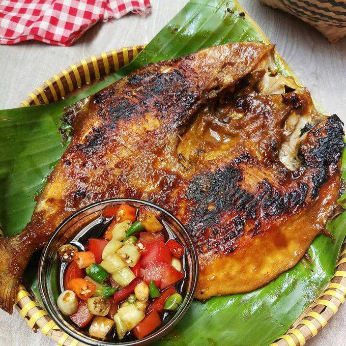 Makan Siang di Jalan Gatot Subroto: Kenikmatan yang Menggugah Selera